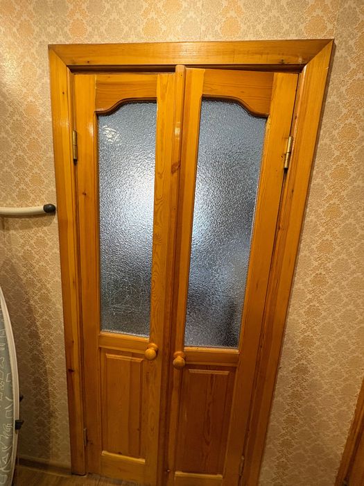 Продам комплект дверей