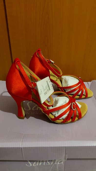 Pantofi/ sandale noi de dans Sansha marimea 35 rosu