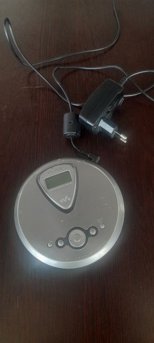 Walkman Sony cu încărcător