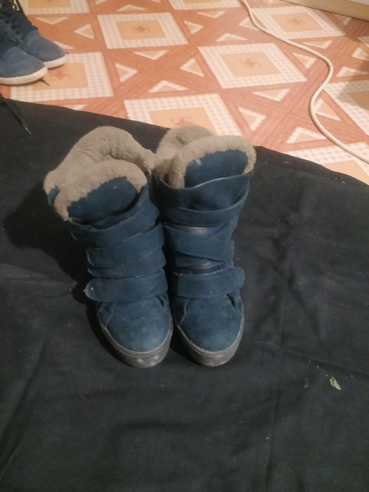 Продам женскую  обувь