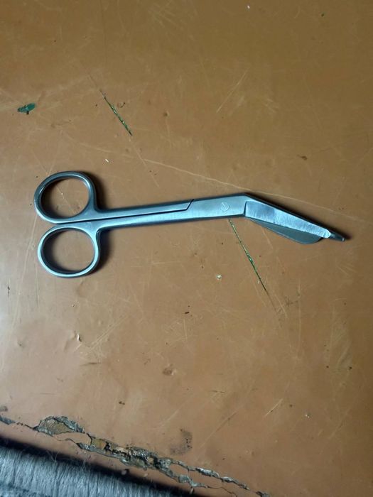 Ножницы для разрезания  повязок гипсывве ножницы