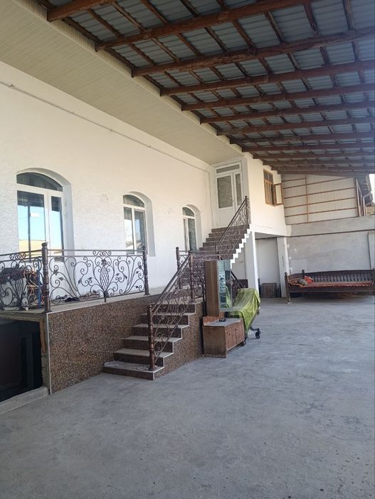 8.Сотик Еркинда Олим-Полвонда 10/хонали 300.000.$