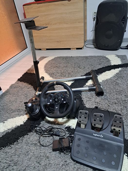 Vând Logitech G920 (volan + pedale) + stand pliabil din metal(no name)