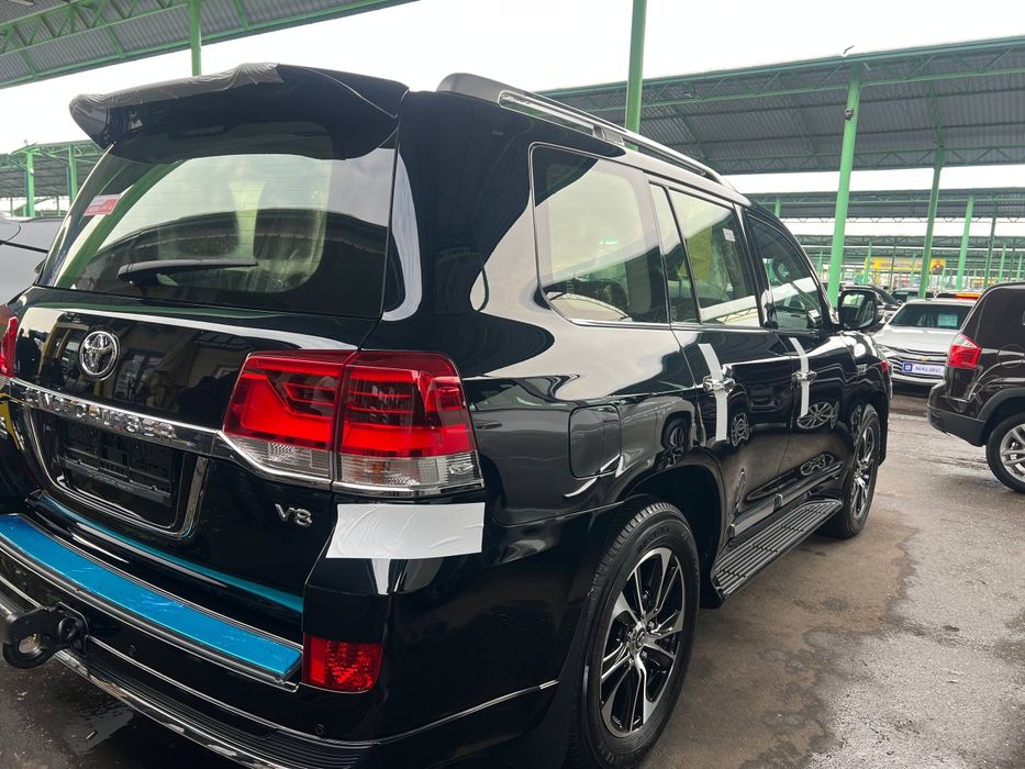 Toyota Land Cruiser 200