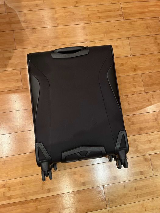 Valiză Mercedes-Benz X-Blade, concepută de Samsonite (Original)