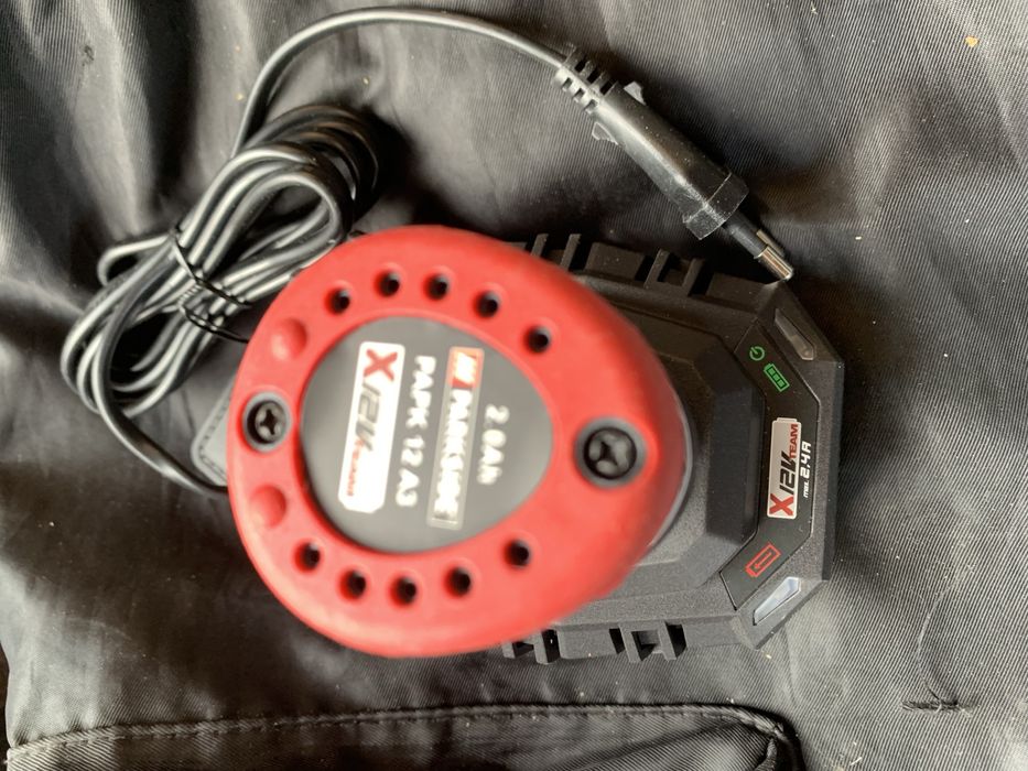 Incarcator si acumulator Li ion, noi