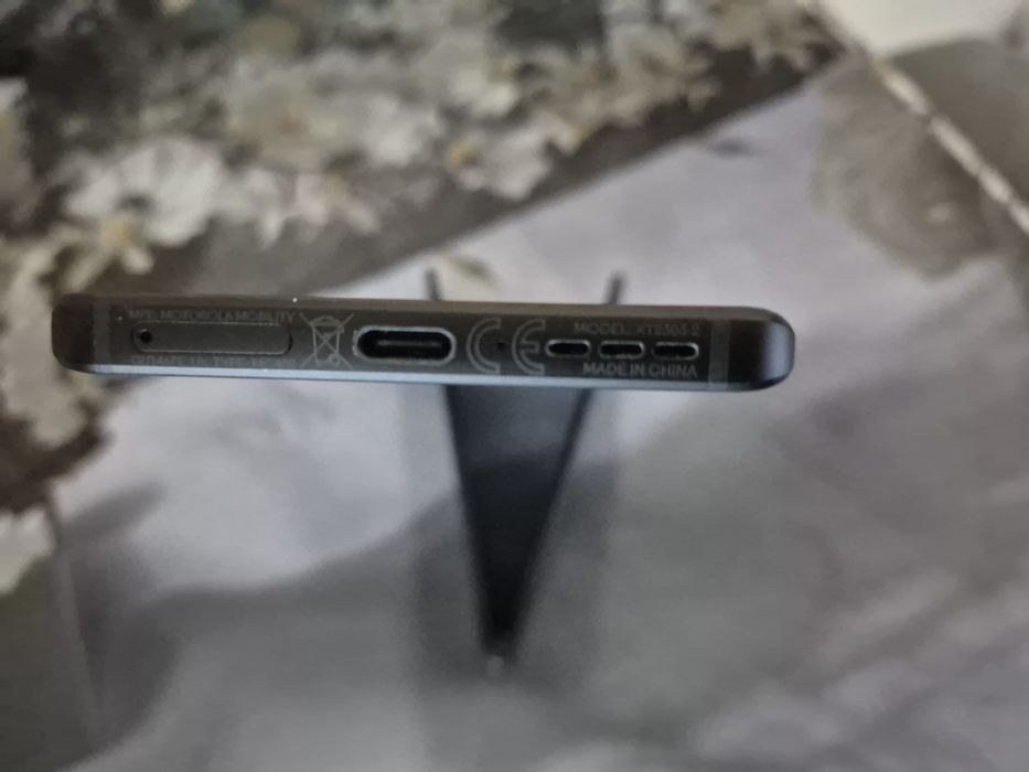 Vand Motorola Edge 40 negru- 256 Gb