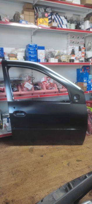 Дверь передний правый на Ларгус