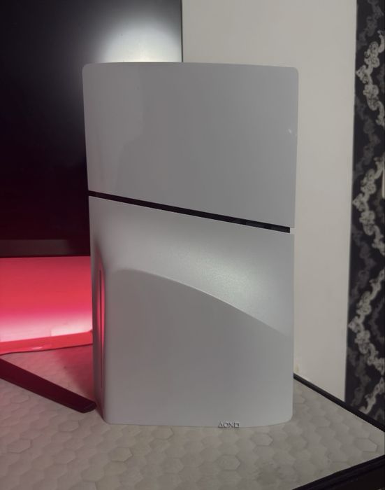 Vand ps 5 nu are absolut nici un defect se prezinta foarte bine