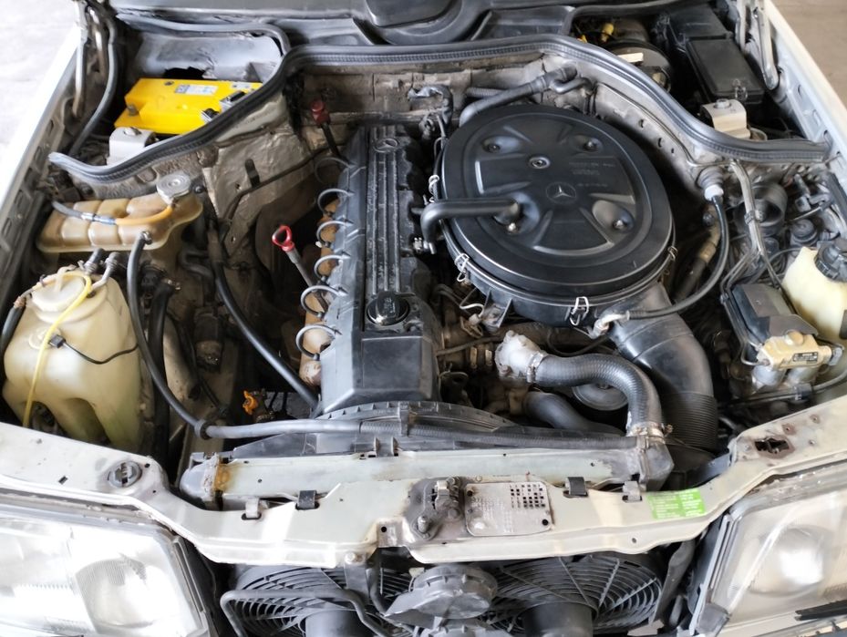 Продаётся автомобиль марки Mercedes-Benz E300 4 Matic