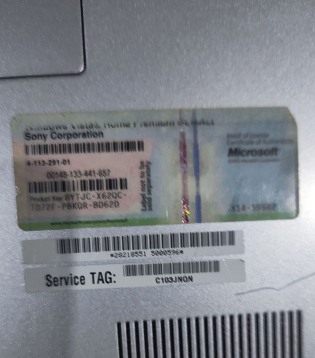 Ноутбук Sony белого цвета выпуск 2009г.