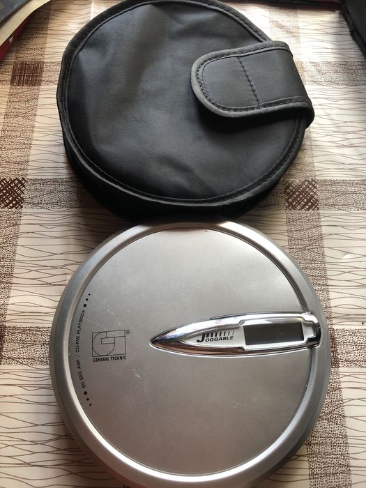 Cd player Joggable cu husa aproape nou