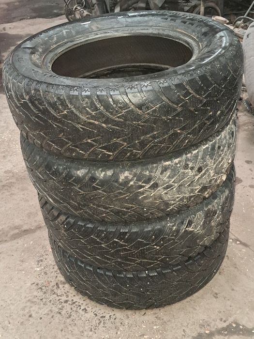 Шины  шипованые комплект