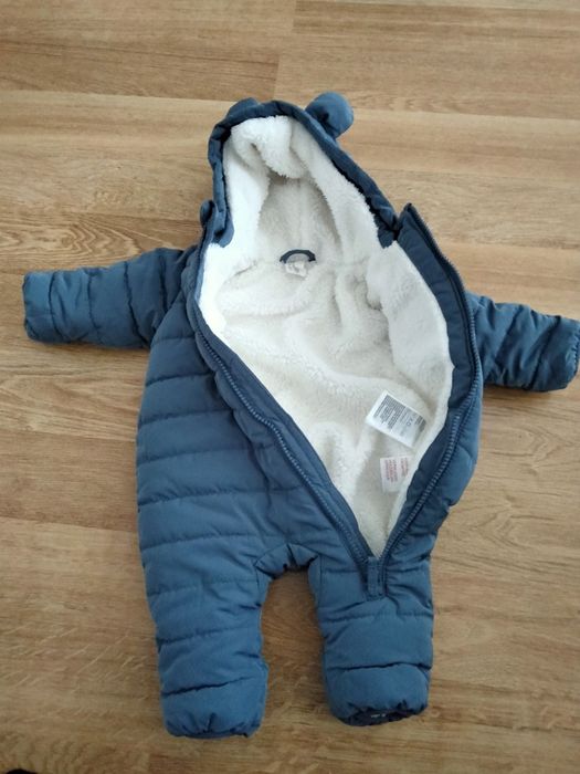 Costum de zăpadă cu dublură din pluș,masura 56(1-2 luni)