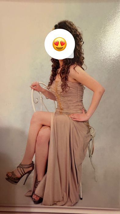 Бална рокля. Роклята е шита по поръчка.