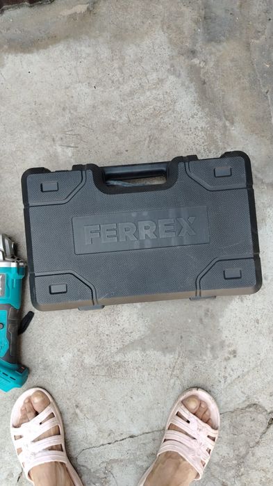Rotopercutor in perfecta stare de funcționare folosit la niste gauri