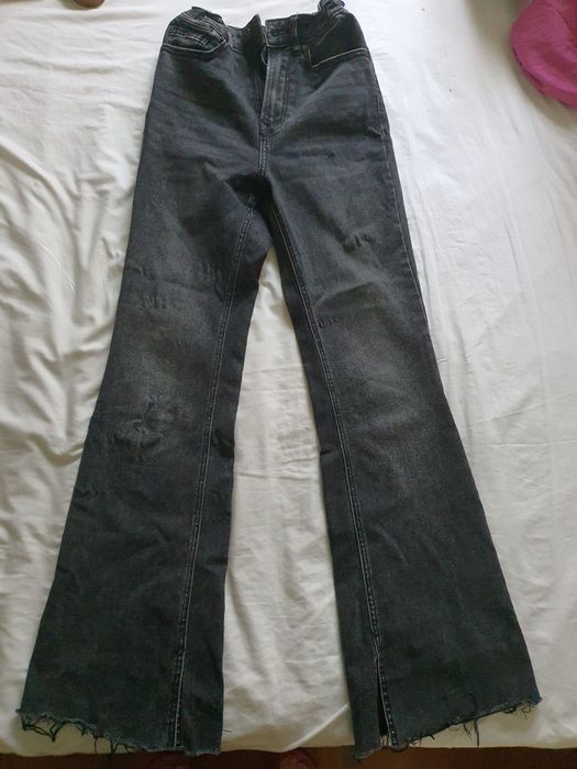 Blugi evazati Stradivarius