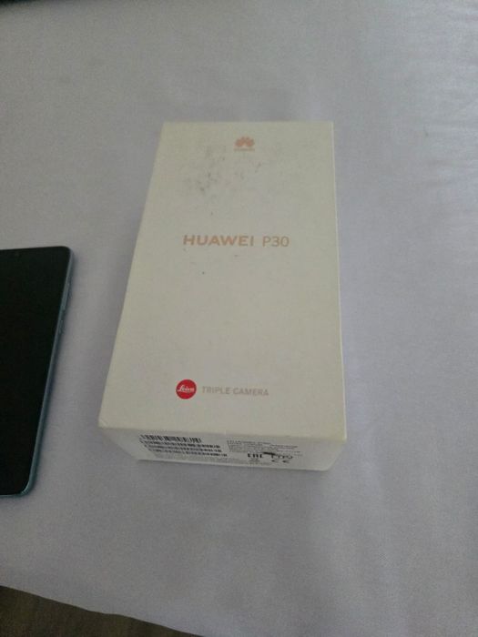 Телефон Huawei p30