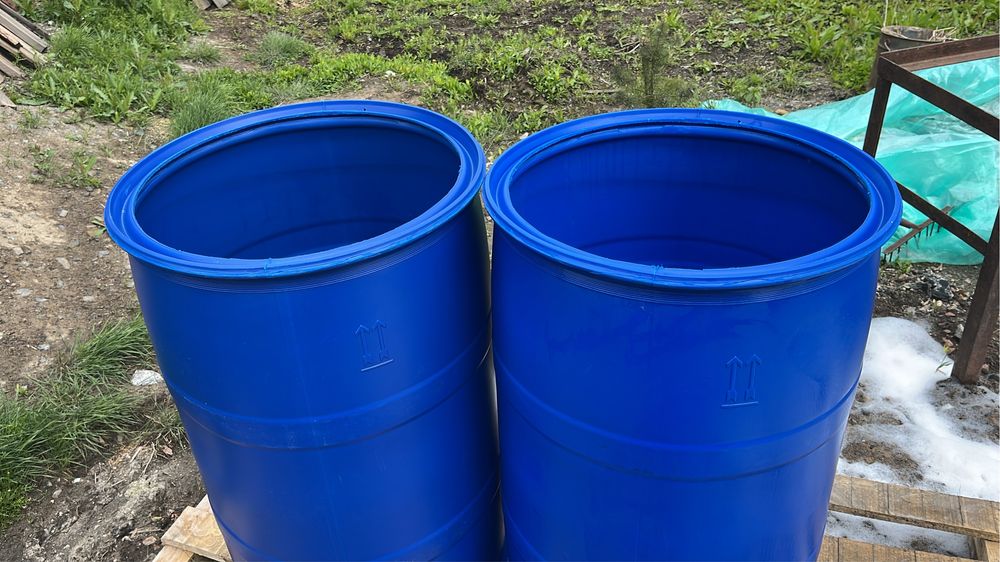 Продам бочки, объём 170, 200 литров