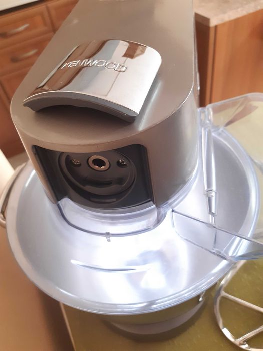 Кухненски робот KENWOOD Chef XL 1700W 6.7L KVL планетарен