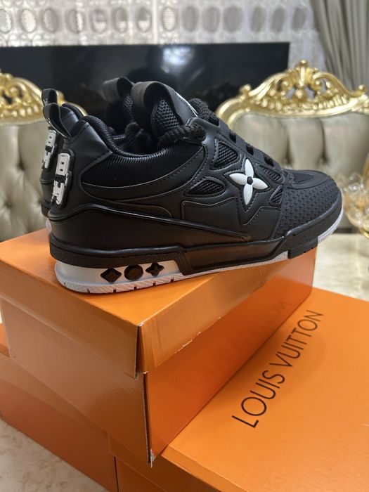 Adidasi Luis Vuitton nou