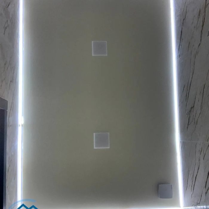 Натяжные, теневые и парящие потолки. Со скрытым карнизом