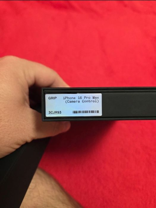 Vand Husa + skin si 2 folii premium pentru iPhone 16 Pro Max