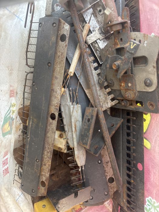 Продам вязальную машинку Нева