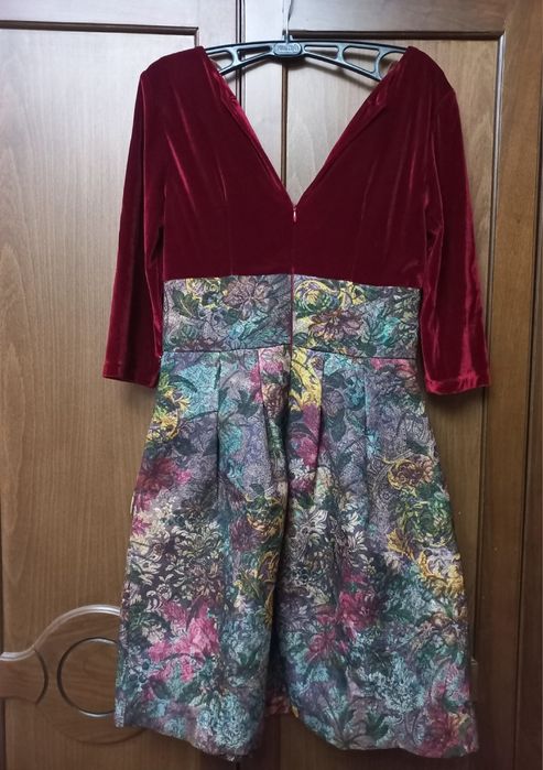 Красивое нарядное платье