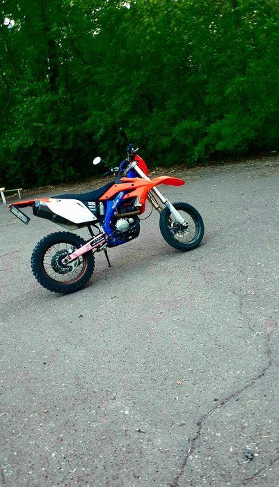 Мотоцикл эндуро 250