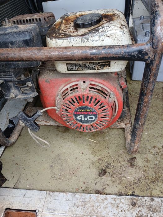 Vand sau schimb generator Honda cu animale