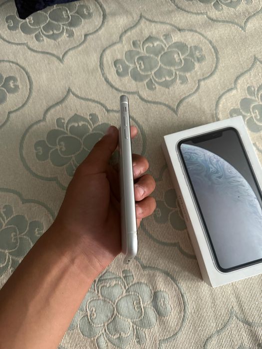 Айфон хр ……………..