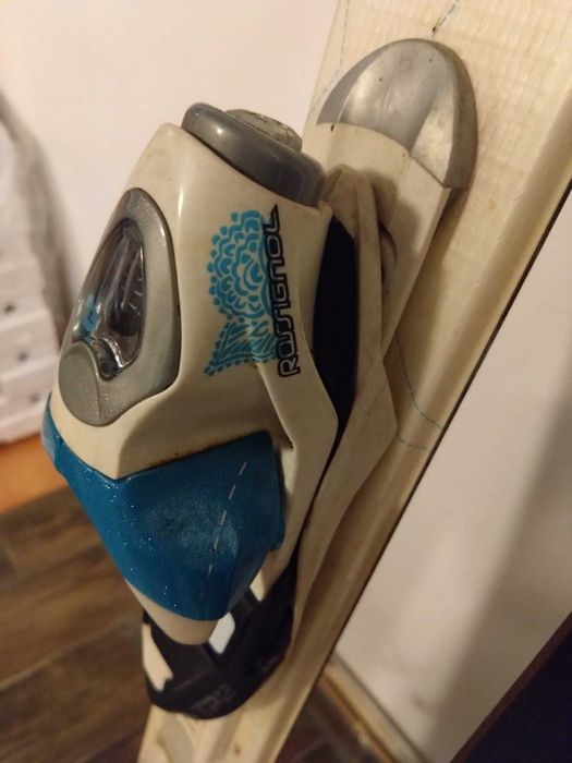 Schiuri Rossignol, cu legături- 145 cm, clăpari Roxi, 39 + bețe