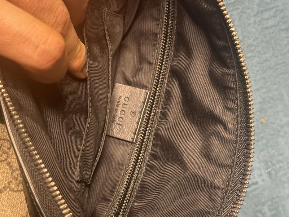 Gucci supreme messenger bag