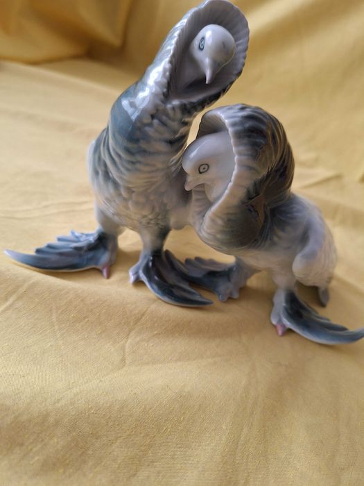 Bibelou foarte vechi - Portelan Pereche porumbei