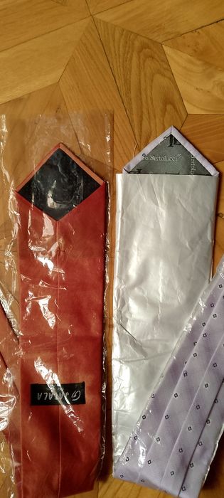 Новый шелковый галстук.