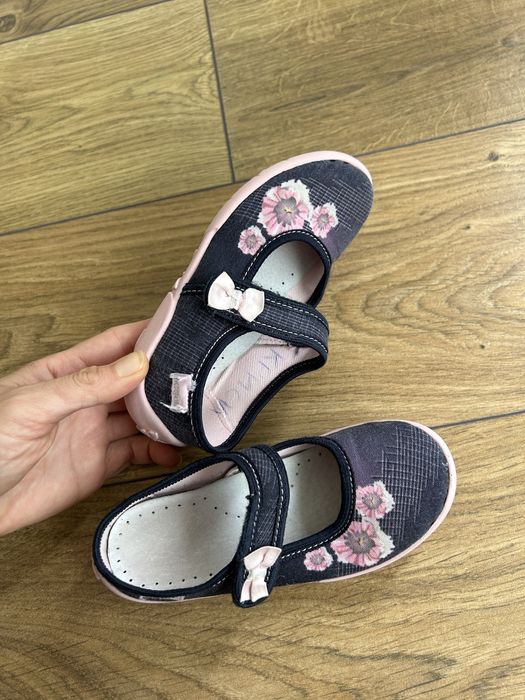 Пантофи за момиче - различни размери