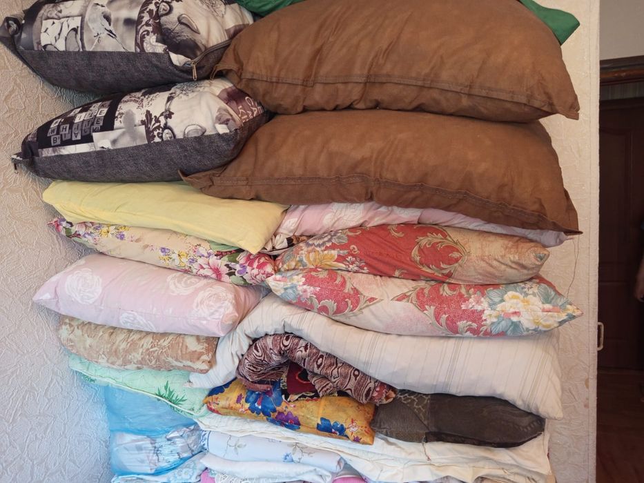 Продам подушки, одеяла, постельное бельё