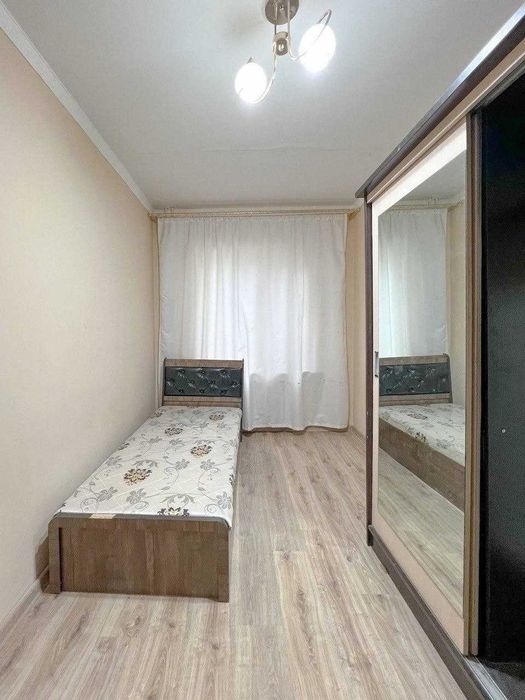 Паркентский ул.Ген Петрова Игрушки 77-серия 4-комн 2/4 90 м² ремонт
