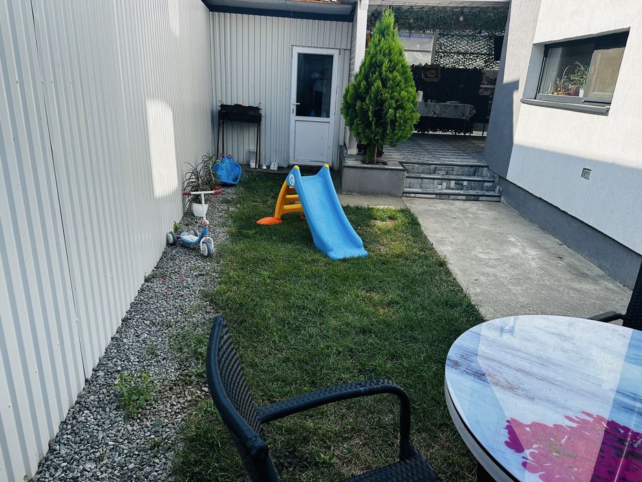 Casa de vanzare/inchiriere