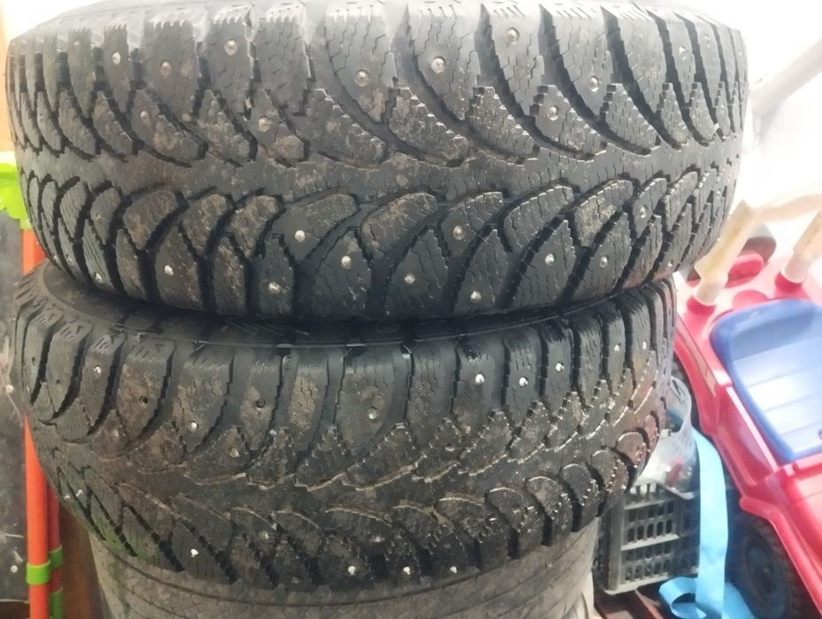 Продам шипы в хорошем состоянии