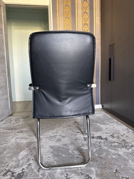 Продам офисный стул 3 штуки