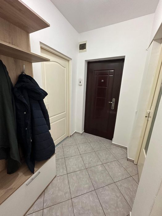 Proprietar Inchiriez Apartament cu 2 camere decomandat plus parcare