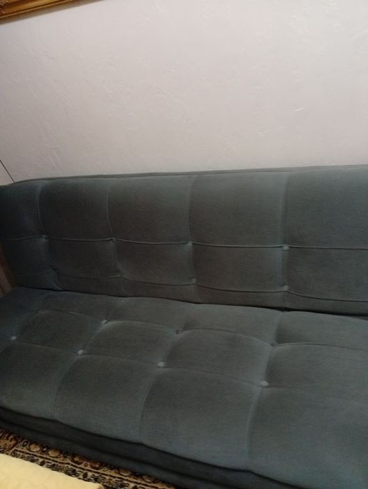 Срочно продам диван книжка