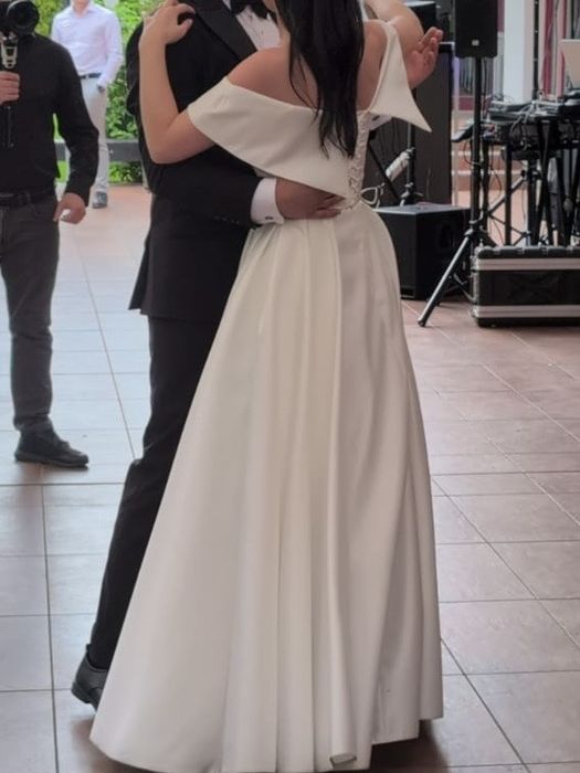 Rochie de mireasă Nevista satinată – S/36 – elegantă, cu slit