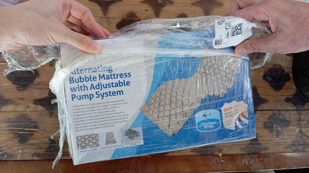 Медицинская кровать для лежачих