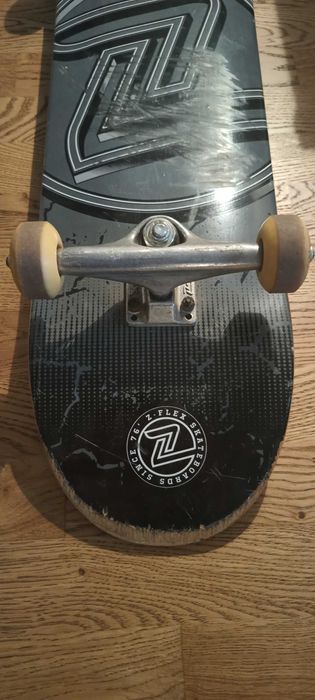Skate board z-flex