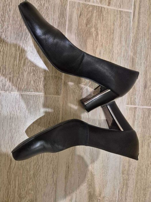 Обувки естествена кожа Lasocki
Номер 38
Височина ток 7.5см