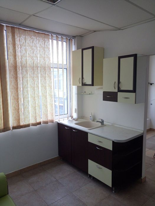 Дава се под наем Офис в Варна, Младост 1 - 25 кв.м за 648.21 € - Снимка #2