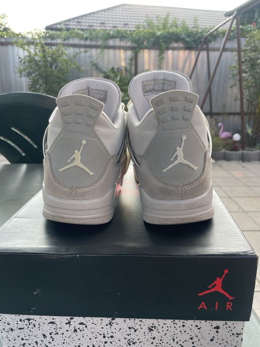 Jordan 4 Frozen Moments